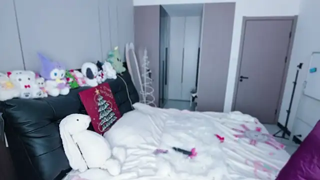 Yuki Neko  online show from 02-25-26, 03:40