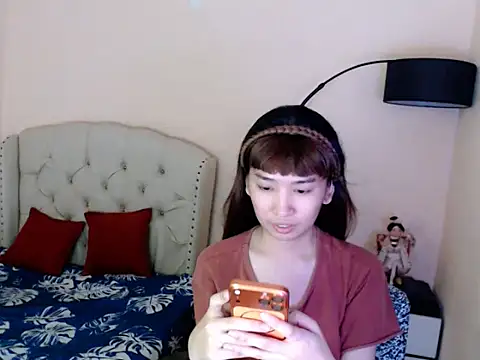 ShantalFoxxy  online show from 06-27-26, 04:07