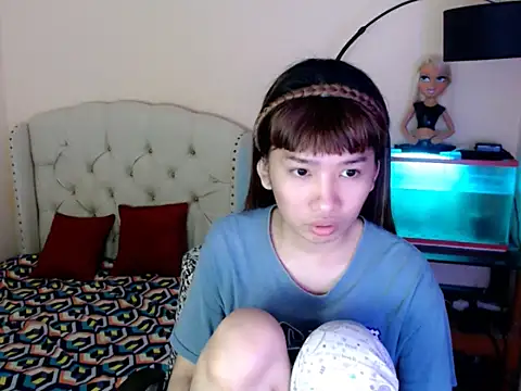 ShantalFoxxy  online show from 02-10-26, 01:32