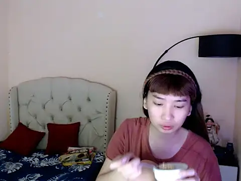 ShantalFoxxy  online show from 07-12-26, 10:43