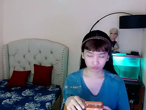 ShantalFoxxy  online show from 03-23-26, 12:44