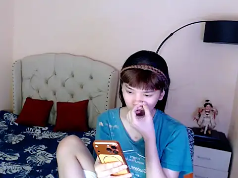 ShantalFoxxy  online show from 07-19-26, 02:03