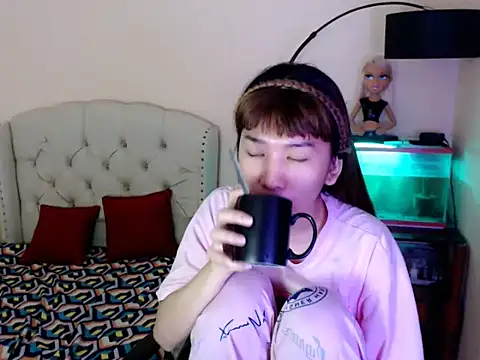 ShantalFoxxy  online show from 02-06-26, 01:18