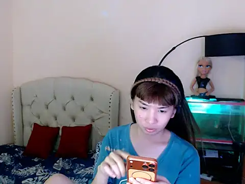 ShantalFoxxy  online show from 04-14-26, 12:37