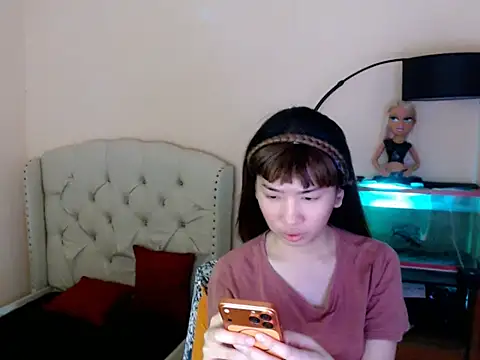 ShantalFoxxy  online show from 04-06-26, 05:30