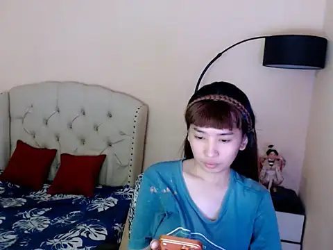 ShantalFoxxy  online show from 06-21-26, 11:43