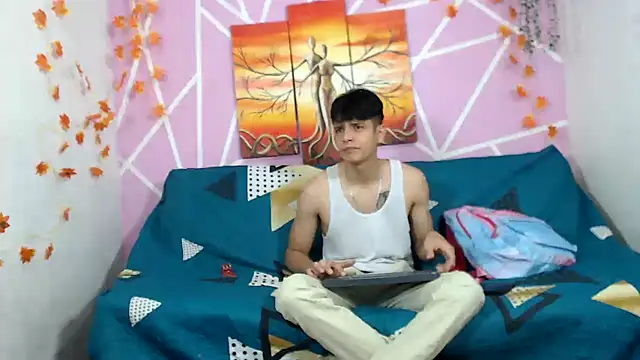 lau and boys18 online show from 10-09-25, 01:22