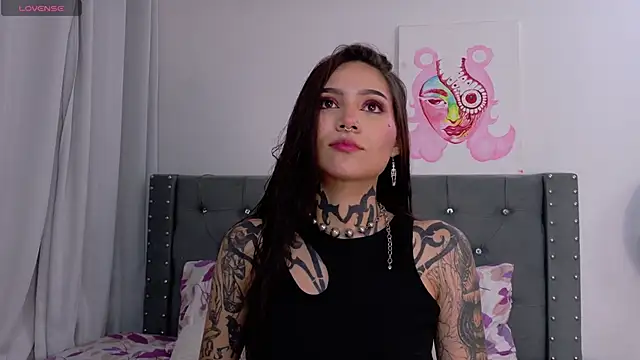 sara queen10 online show from 10-10-25, 01:50