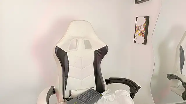 sara queen10 online show from 03-26-26, 07:12