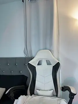 sara queen10 online show from 03-12-26, 04:55