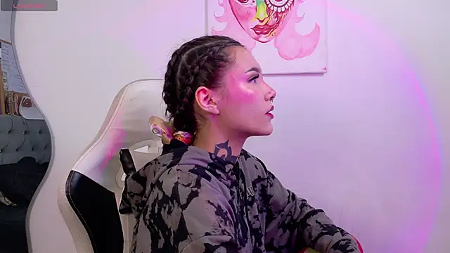 sara queen10 online show from 10-01-25, 01:48