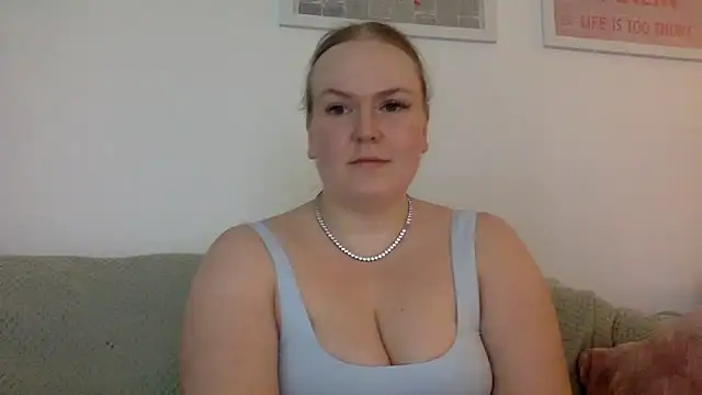 Snapshot of gracelovesxx chatting on 06-17-26, 01:43 gracelovesxx online show from 06-17-26, 01:43
