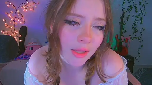 Snapshot of Lil_bela chatting on 02-17-26, 10:56 Lil bela online show from 02-17-26, 10:56