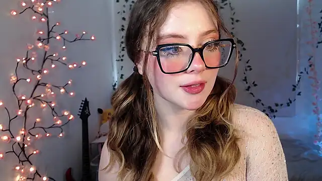Snapshot of Lil_bela chatting on 09-09-25, 12:14 Lil bela online show from 09-09-25, 12:14