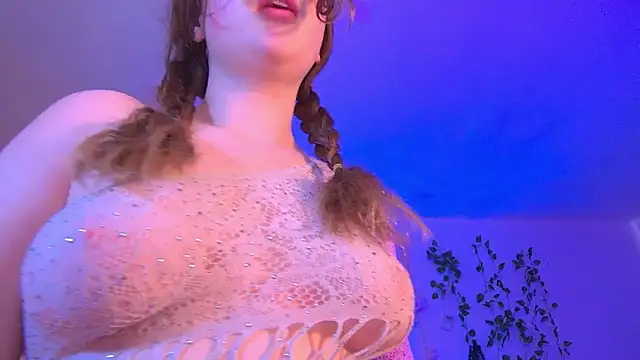 Snapshot of Lil_bela chatting on 02-03-26, 12:21 Lil bela online show from 02-03-26, 12:21