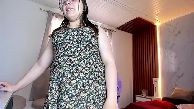 Snapshot of shasha_bloom chatting on 09-28-25, 02:46 shasha bloom online show from 09-28-25, 02:46