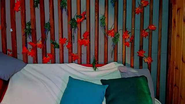 Lori Williams online show from 11-28-25, 01:06