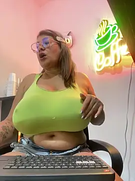 Snapshot of AlexxiaaMat chatting on 09-16-25, 11:11 AlexxiaaMat online show from 09-16-25, 11:11