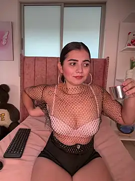 Snapshot of salomecute21 chatting on 05-04-26, 11:13 salomecute21 online show from 05-04-26, 11:13