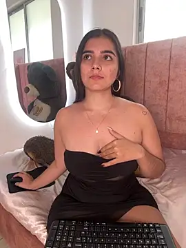 salomecute21 online show from 10-24-25, 11:53