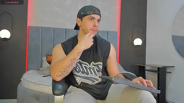 Snapshot of Liam_walk_ chatting on 03-04-26, 09:33 Liam walk online show from 03-04-26, 09:33