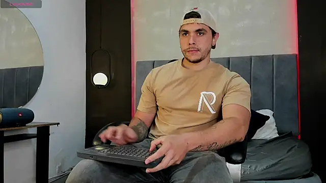 Liam walk  online show from 10-02-25, 08:12