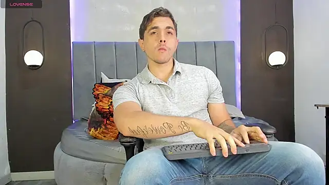 Liam walk  online show from 10-18-25, 08:55