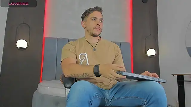 Liam walk  online show from 04-09-26, 08:04