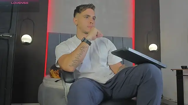 Liam walk  online show from 03-26-26, 12:36