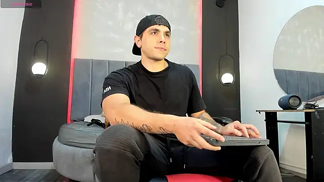 Liam walk  online show from 09-19-25, 10:47