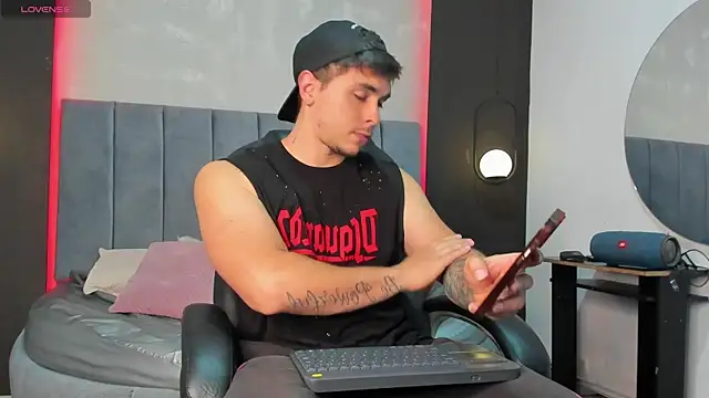 Liam walk  online show from 09-16-25, 12:11