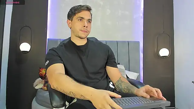 Liam walk  online show from 10-20-25, 09:04