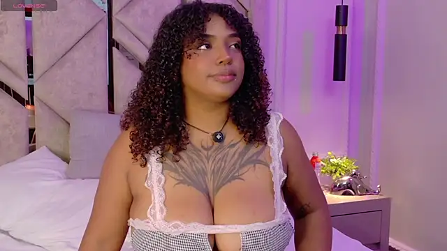 Cristal-Jonnes online show from 05-21-26, 03:37