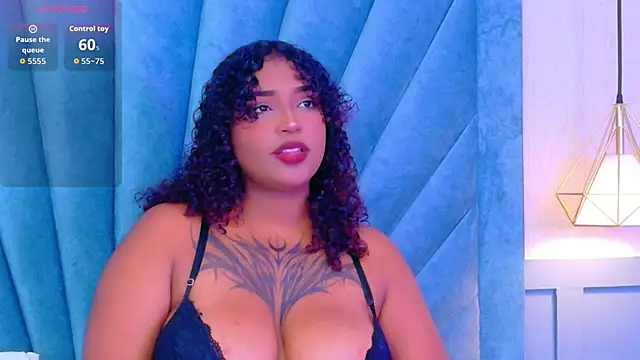 Snapshot of Cristal-Jonnes chatting on 09-23-25, 03:02 Cristal-Jonnes online show from 09-23-25, 03:02
