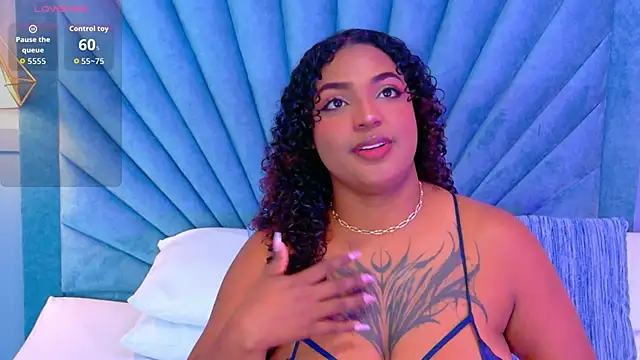 Snapshot of Cristal-Jonnes chatting on 10-16-25, 03:04 Cristal-Jonnes online show from 10-16-25, 03:04
