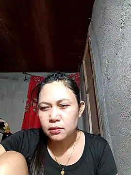 Everleigh mom online show from 12-17-25, 09:58