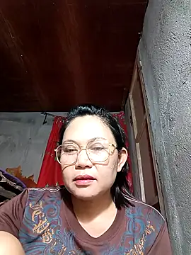 Everleigh mom online show from 10-29-25, 11:09