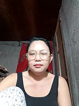 Everleigh mom online show from 11-29-25, 07:58