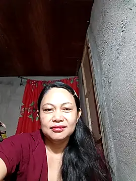 Everleigh mom online show from 12-14-25, 08:03