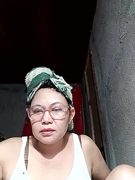 Everleigh mom online show from 01-12-26, 01:56