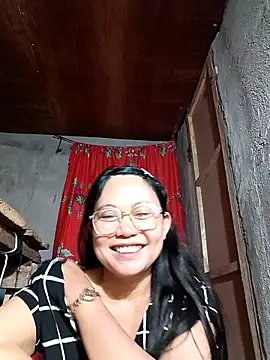 Everleigh mom online show from 10-17-25, 07:48