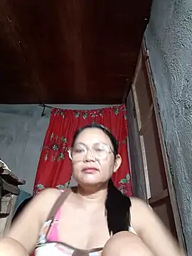 Everleigh mom online show from 10-23-25, 08:18