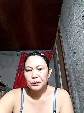 Everleigh mom online show from 10-27-25, 01:28