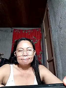 Everleigh mom online show from 11-18-25, 07:55