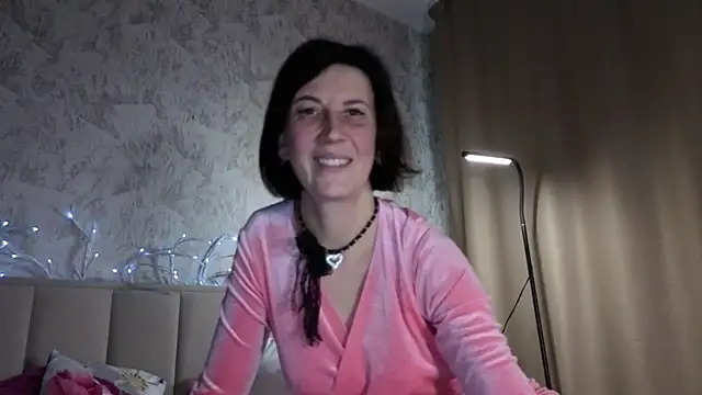 Lia Reyn online show from 11-13-25, 10:52