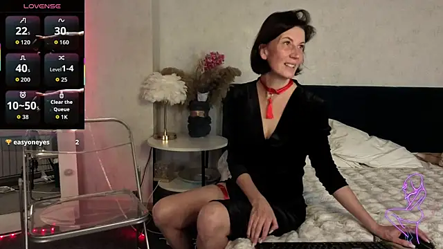 Lia Reyn online show from 11-08-25, 10:08