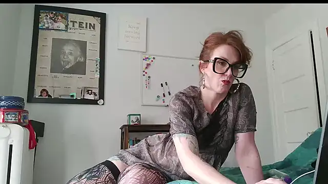 MamaFoxxx911 online show from 11-21-25, 05:01