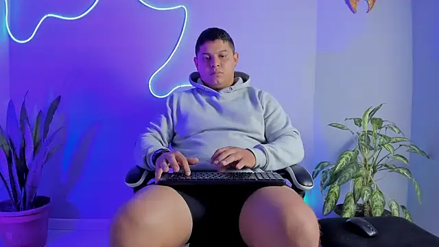 Snapshot of Maximus_Steel chatting on 09-26-25, 11:17 Maximus Steel online show from 09-26-25, 11:17