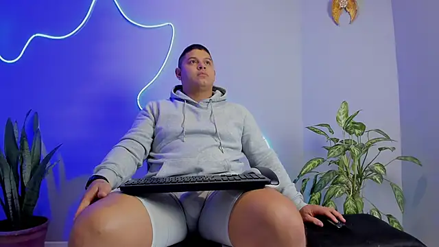 Snapshot of Maximus_Steel chatting on 10-13-25, 11:01 Maximus Steel online show from 10-13-25, 11:01