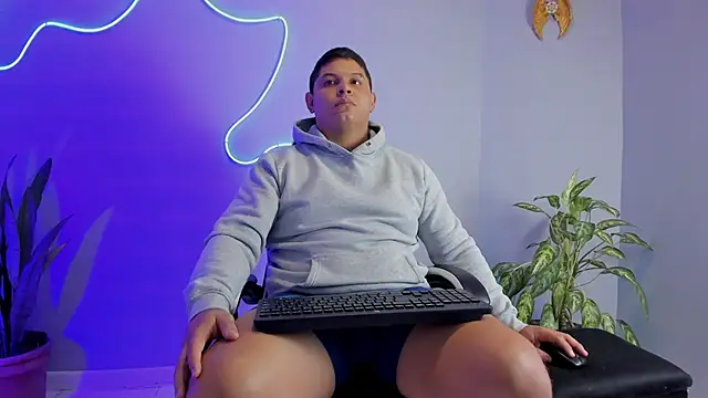 Snapshot of Maximus_Steel chatting on 10-02-25, 11:02 Maximus Steel online show from 10-02-25, 11:02